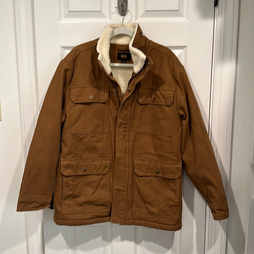NWOT Lee chestnut colored heavy canvas Sherpa lined jacket (size L)